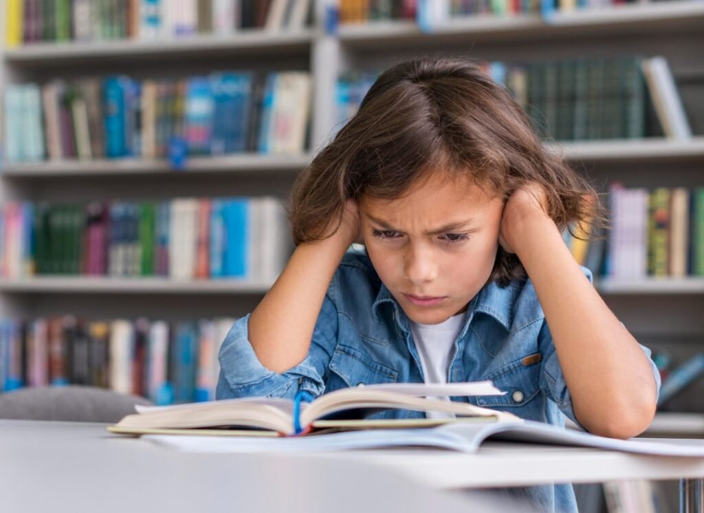 ילד מתקשה לקרוא